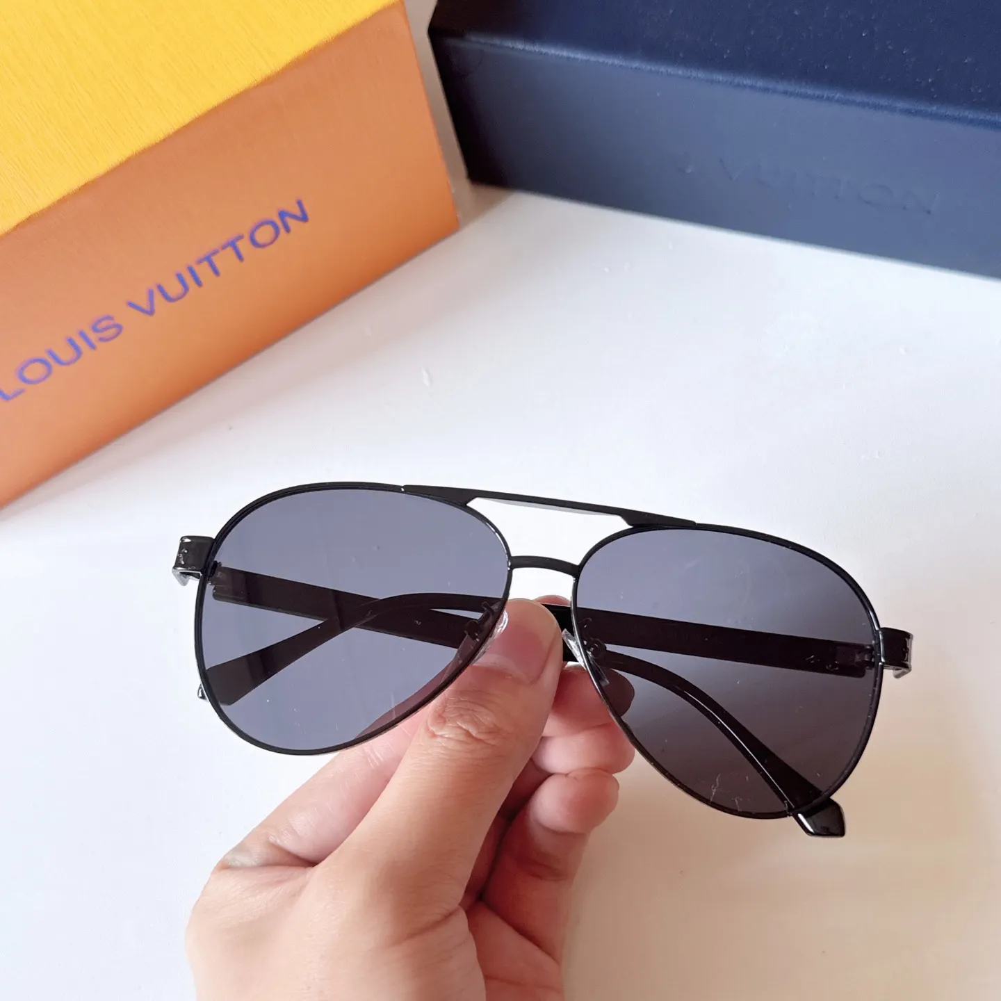 Louis Vuitton Square-Frame Sunglasses D21018576 — view 8