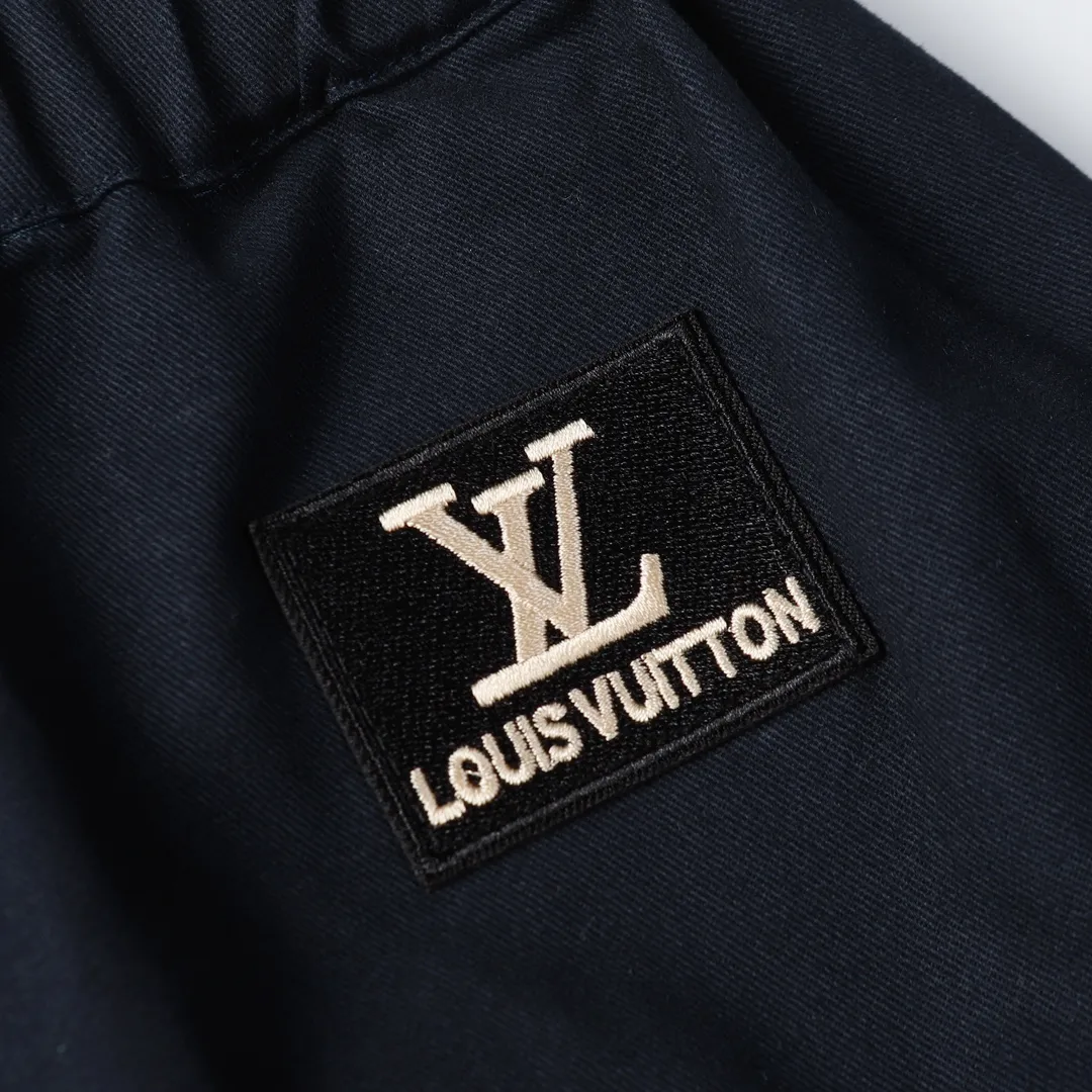 Logo-Embroidered Cotton-Blend Cargo Shorts D19012847 — view 3