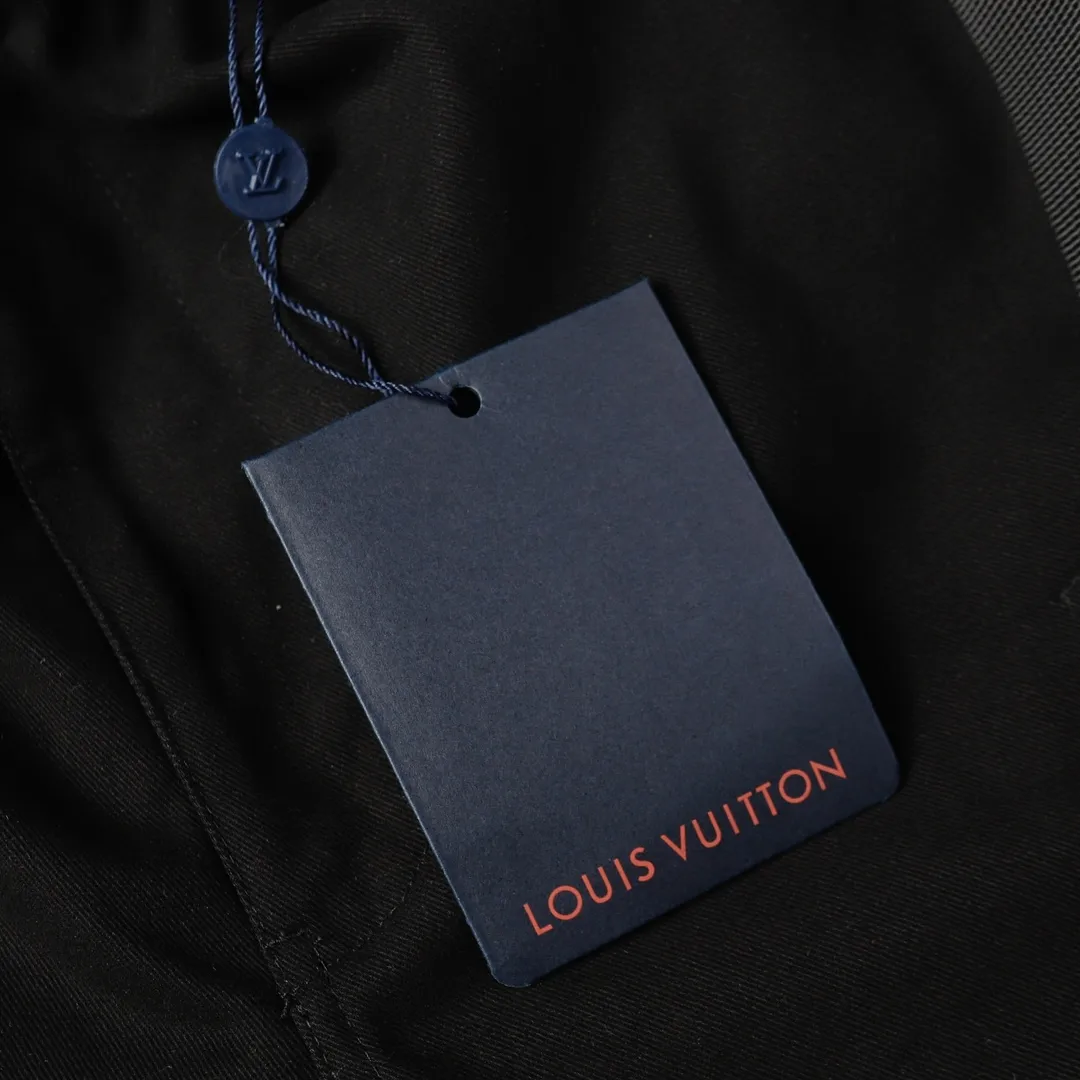 Logo-Embroidered Cotton-Blend Cargo Shorts D19012847 — view 6