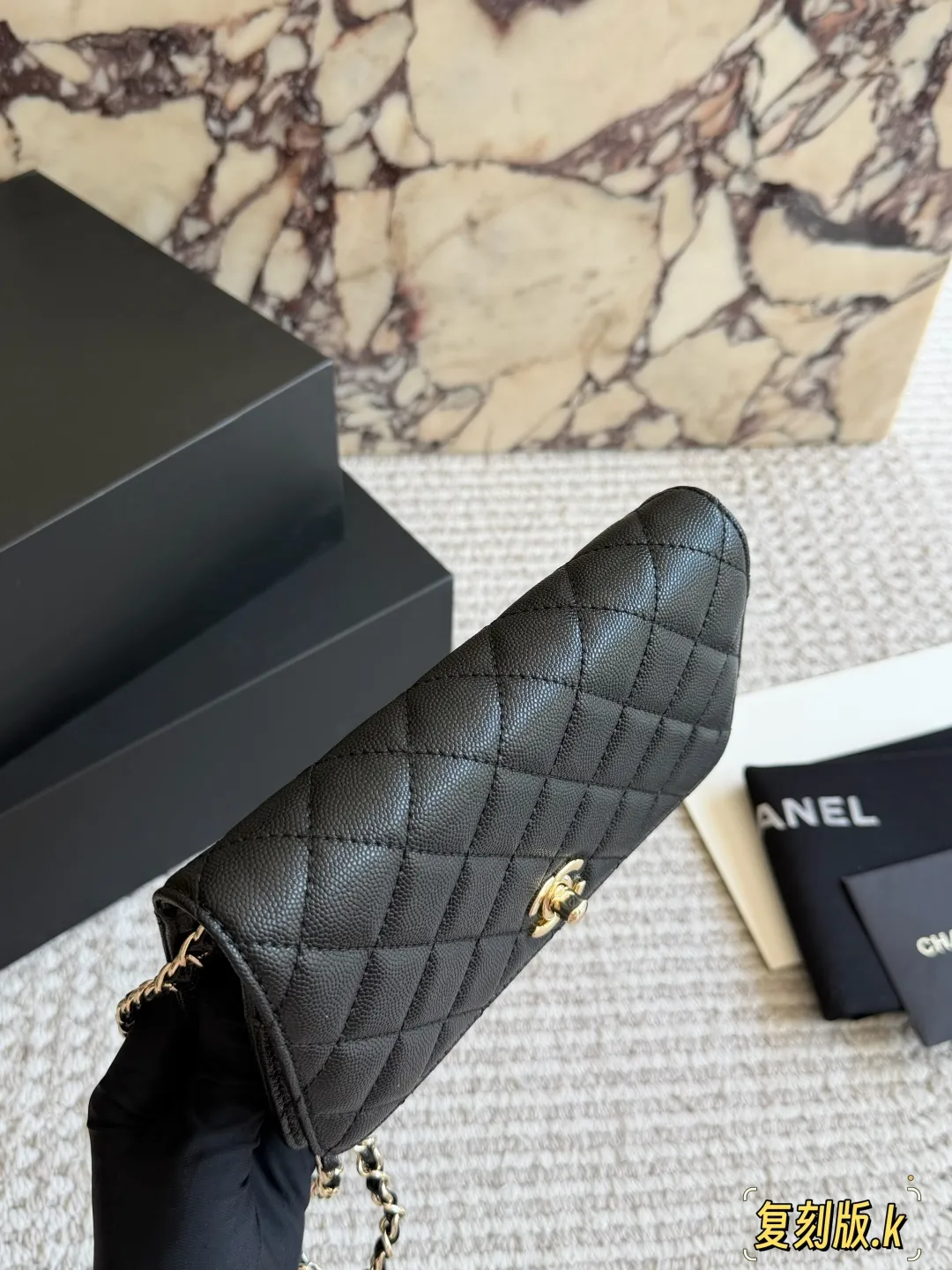 Caviar Leather Wallet On Chain (WOC) D31018090 — view 2