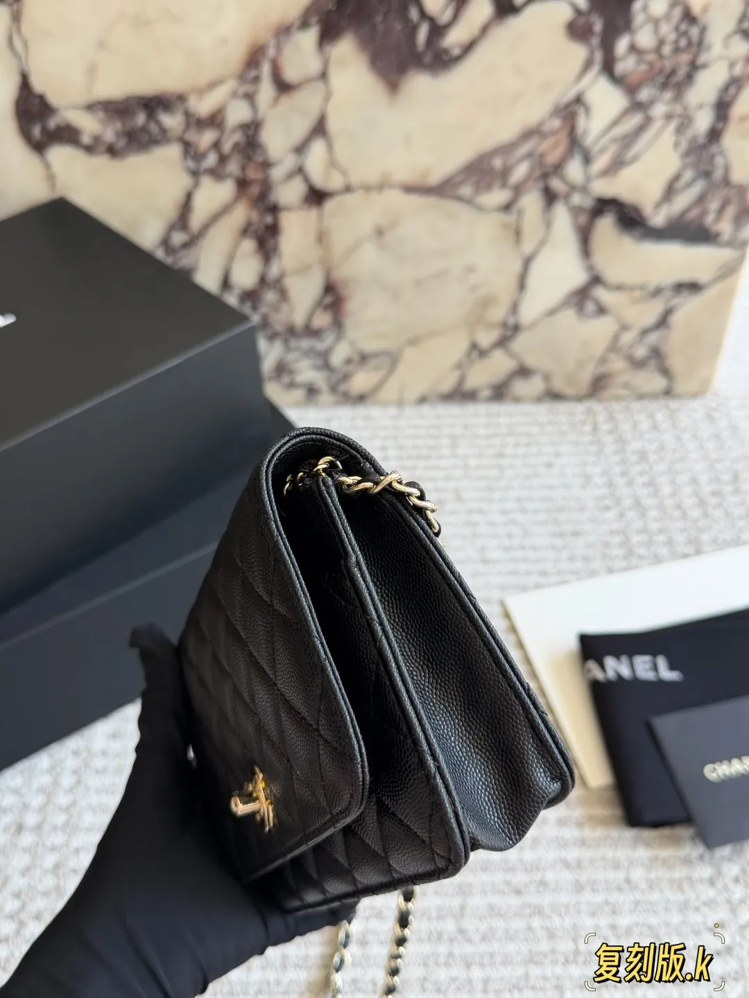 Caviar Leather Wallet On Chain (WOC) D31018090 — view 3