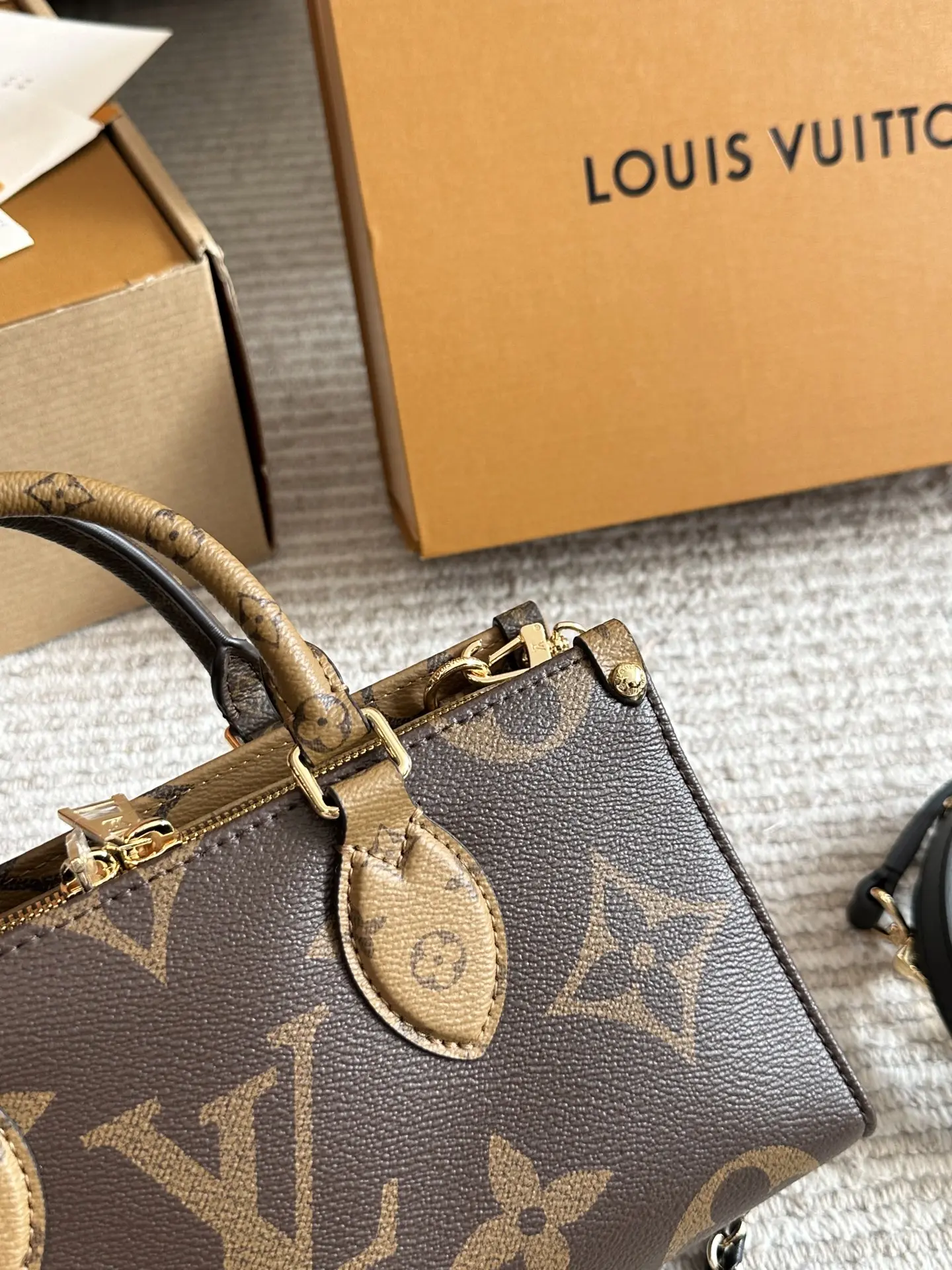 Monogram OnTheGo East West Tote Bag D35518107 — view 2