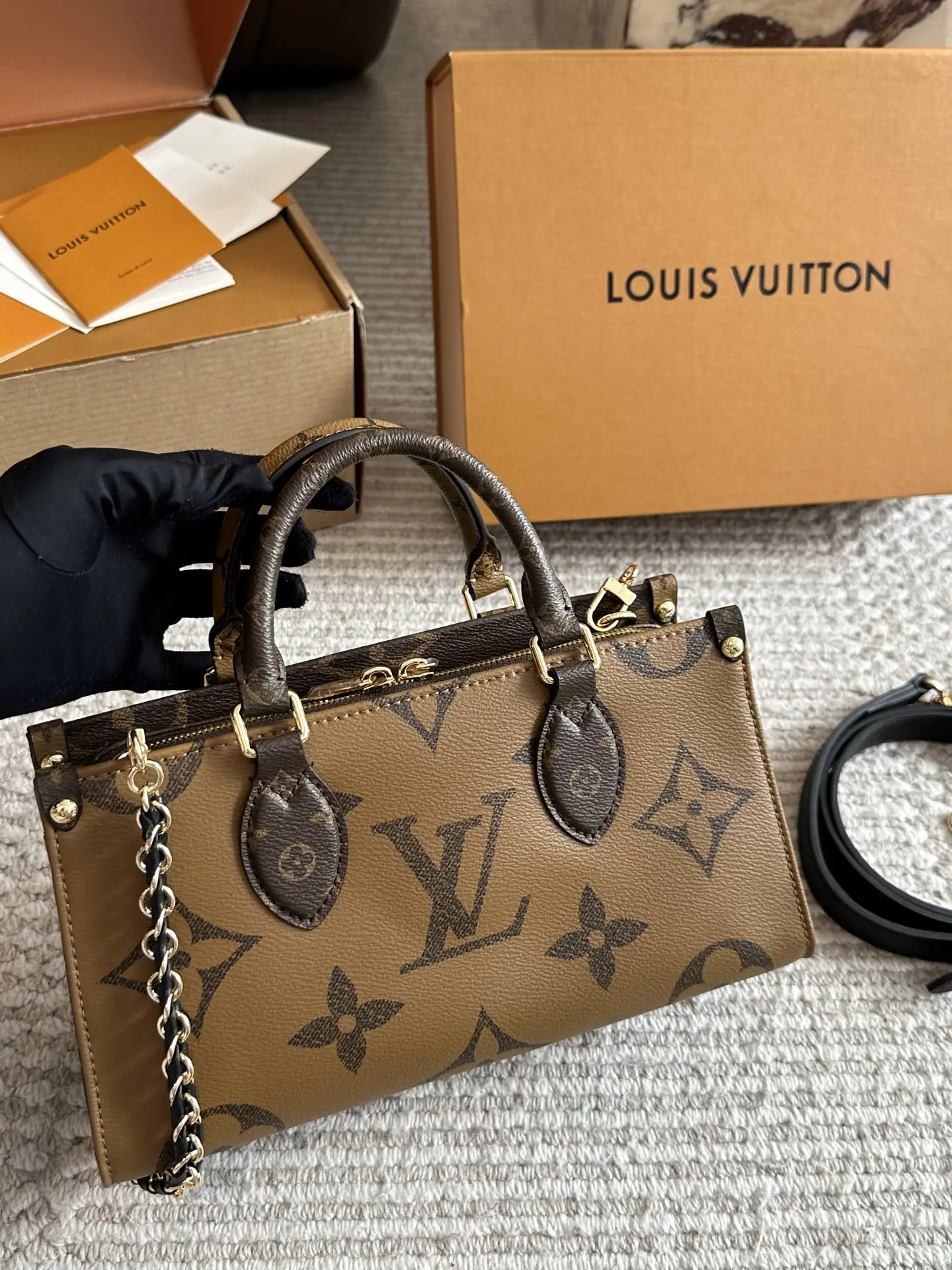 Monogram OnTheGo East West Tote Bag D35518107 — view 8