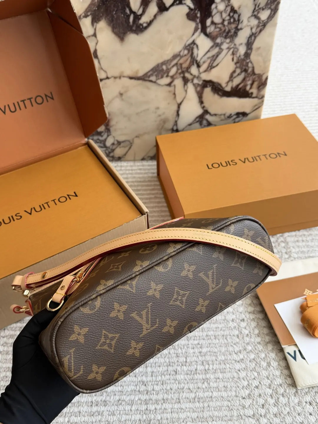 Monogram Canvas Lineup Tote Bag D35518442 — view 5