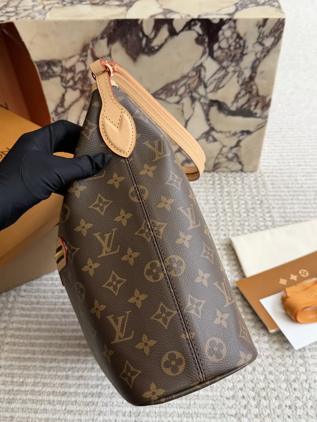 Monogram Hobo Shoulder Bag D36018440 — view 5