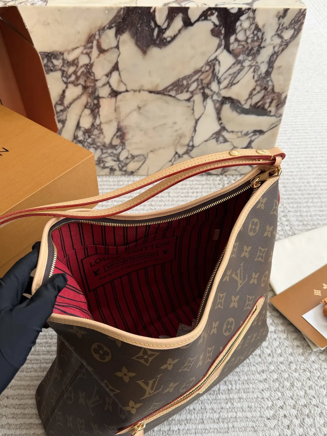 Monogram Hobo Shoulder Bag D36018440 — view 9