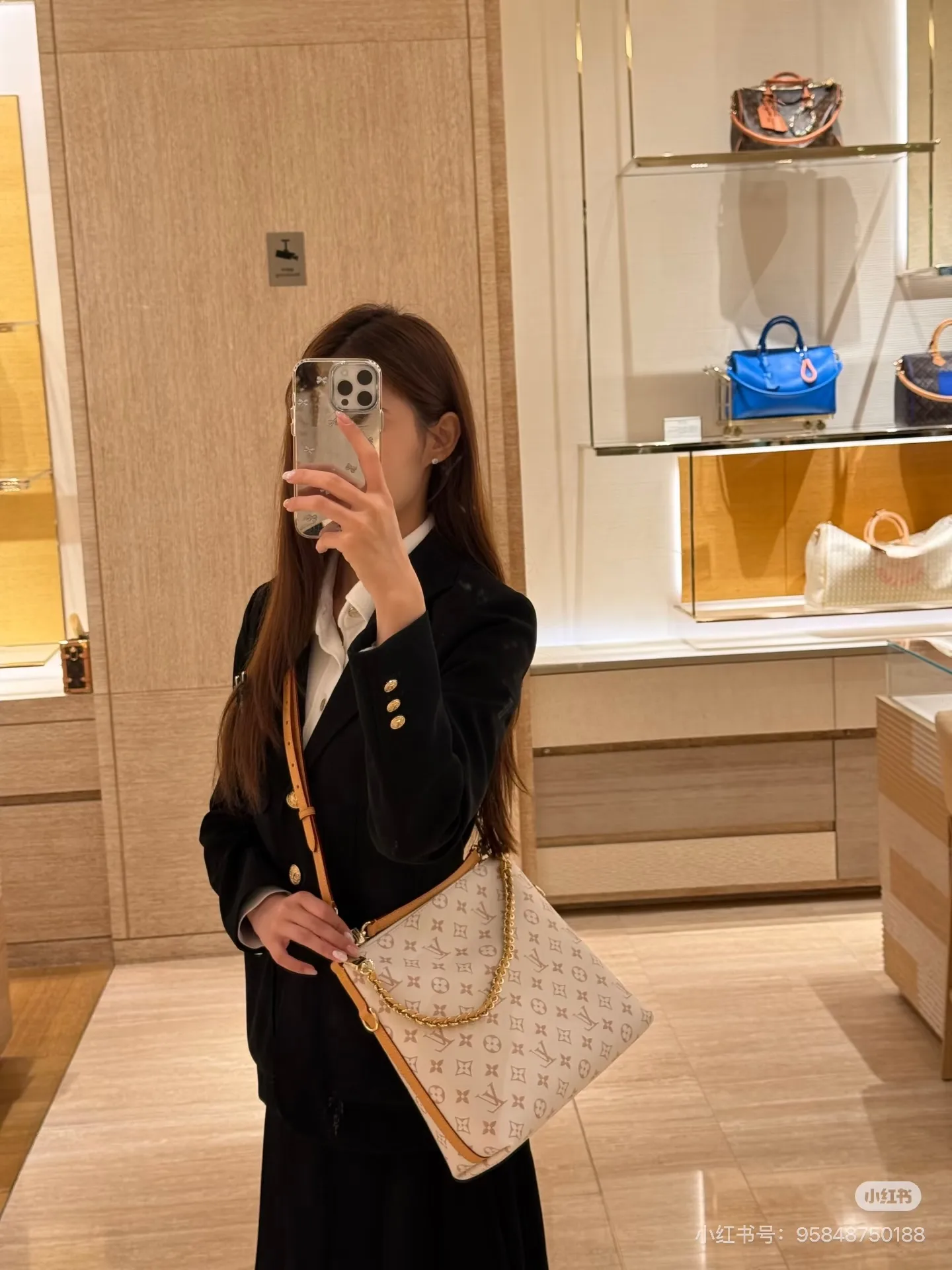 Monogram Multipass Tote Bag D36018205 — view 2