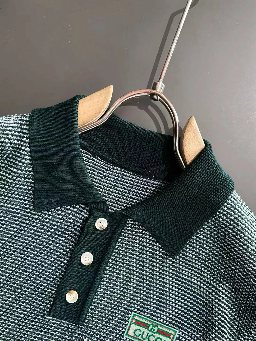 Contrast-Collar Striped Knit Polo Shirt D20014844 — view 3
