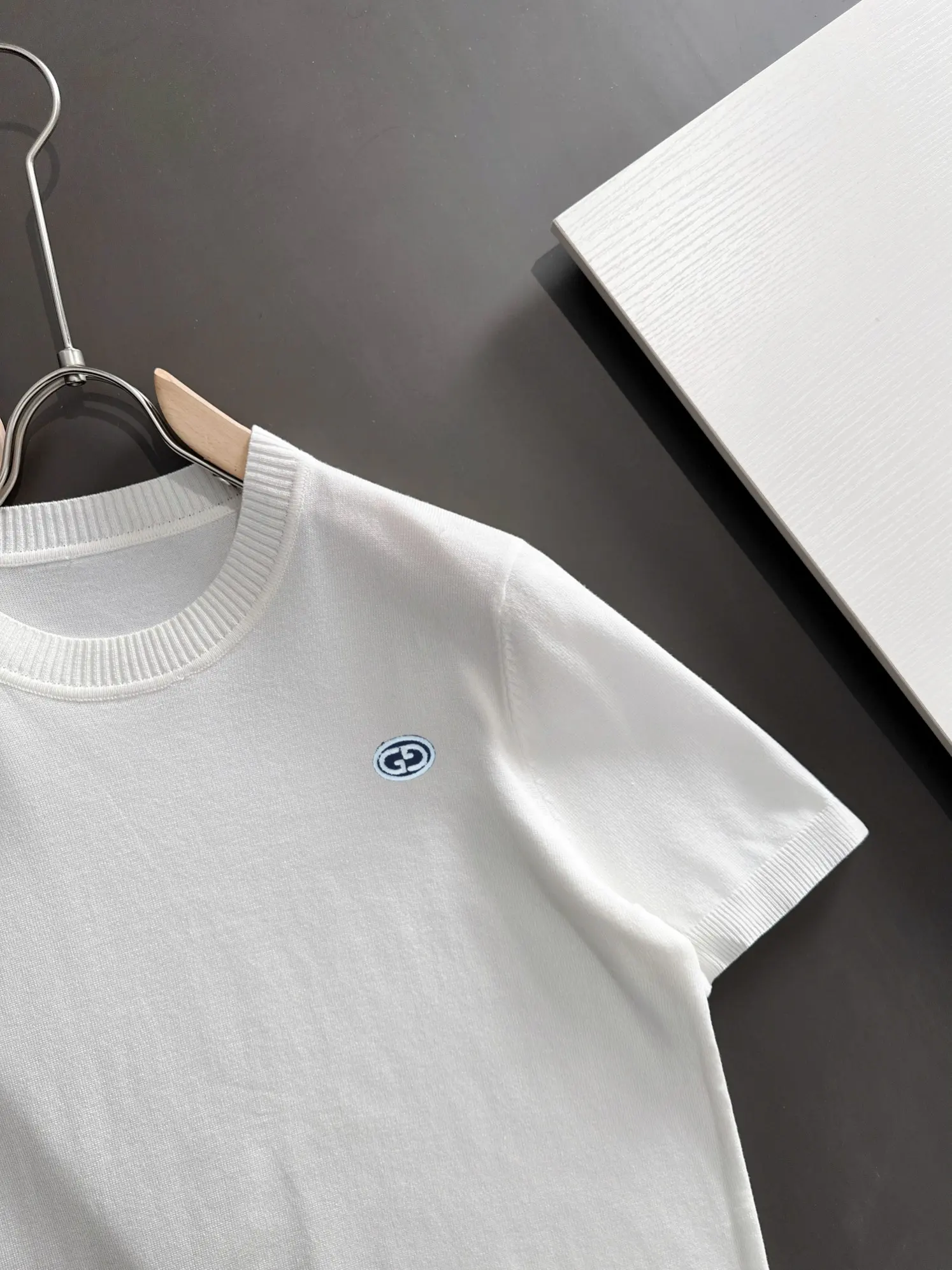 Logo-Embroidered Fine-Knit T-Shirt D20014800 — view 2