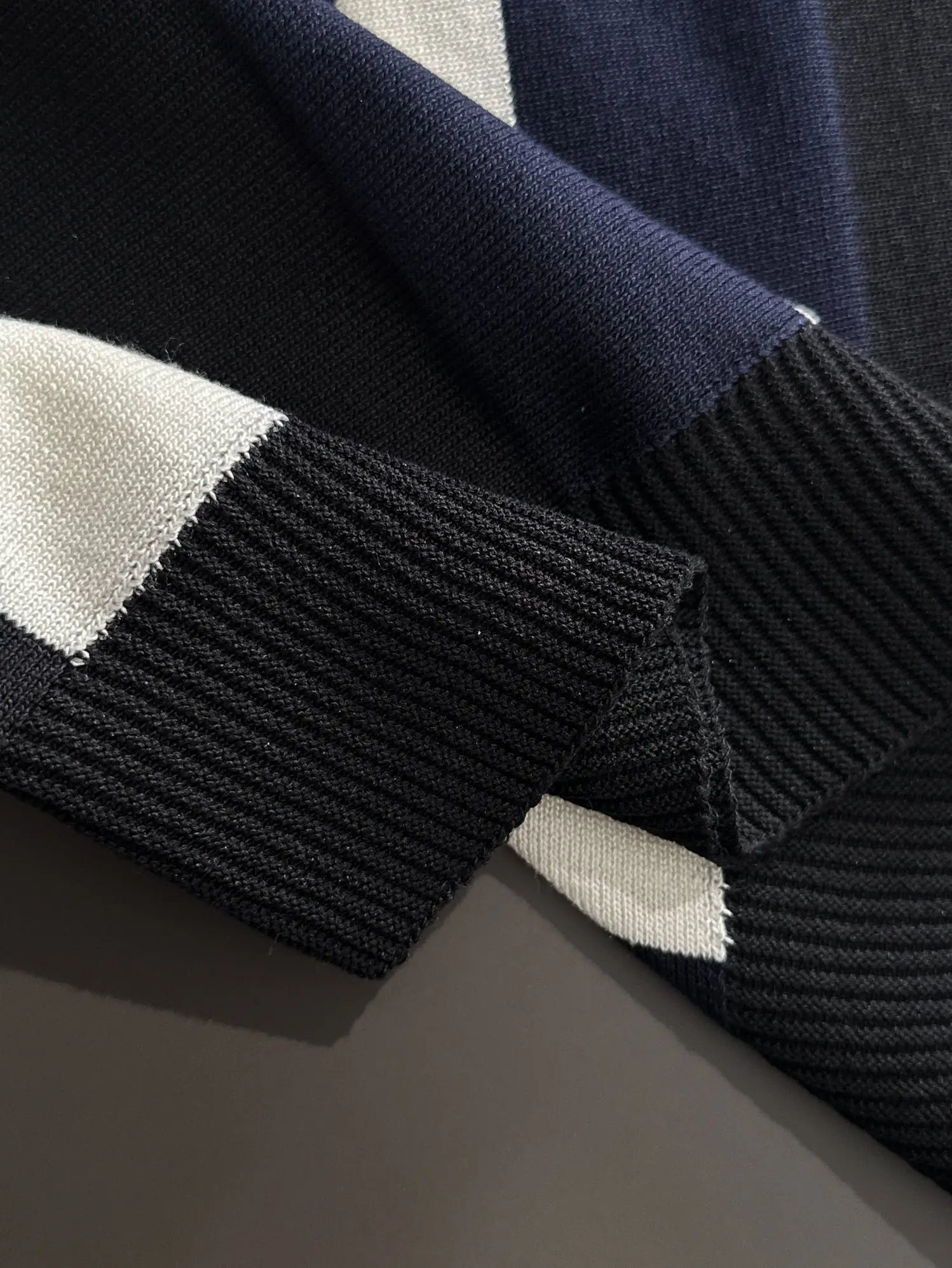 Striped Knit Half-Zip Polo Shirt D20014857 — view 6