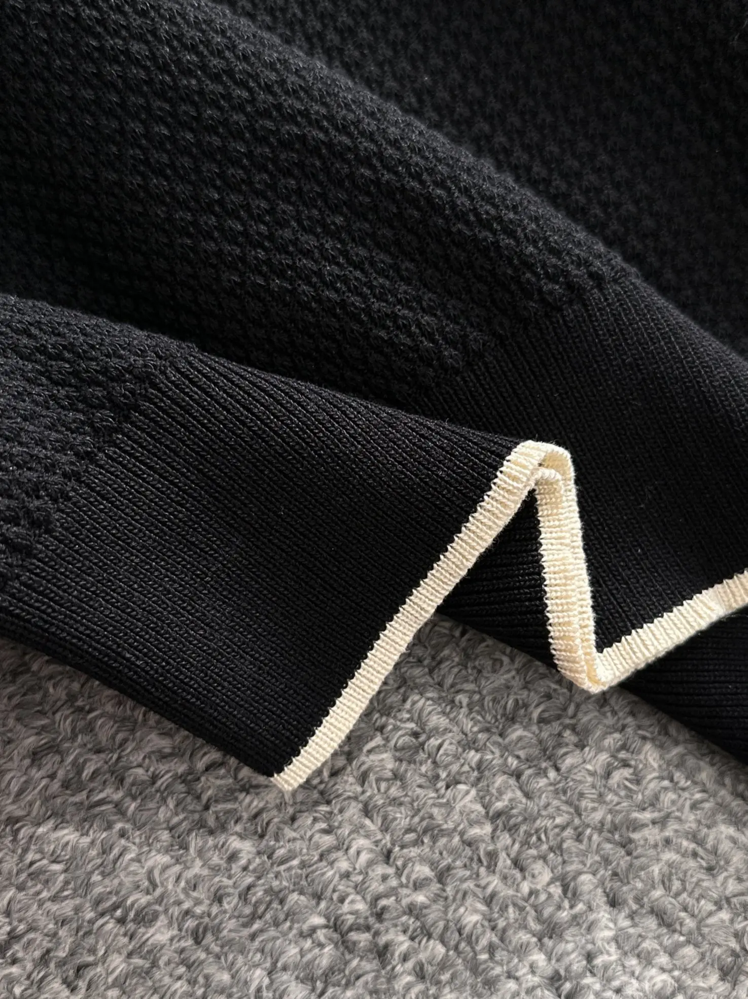 Contrast-Trim Waffle-Knit T-Shirt D20014802 — view 6