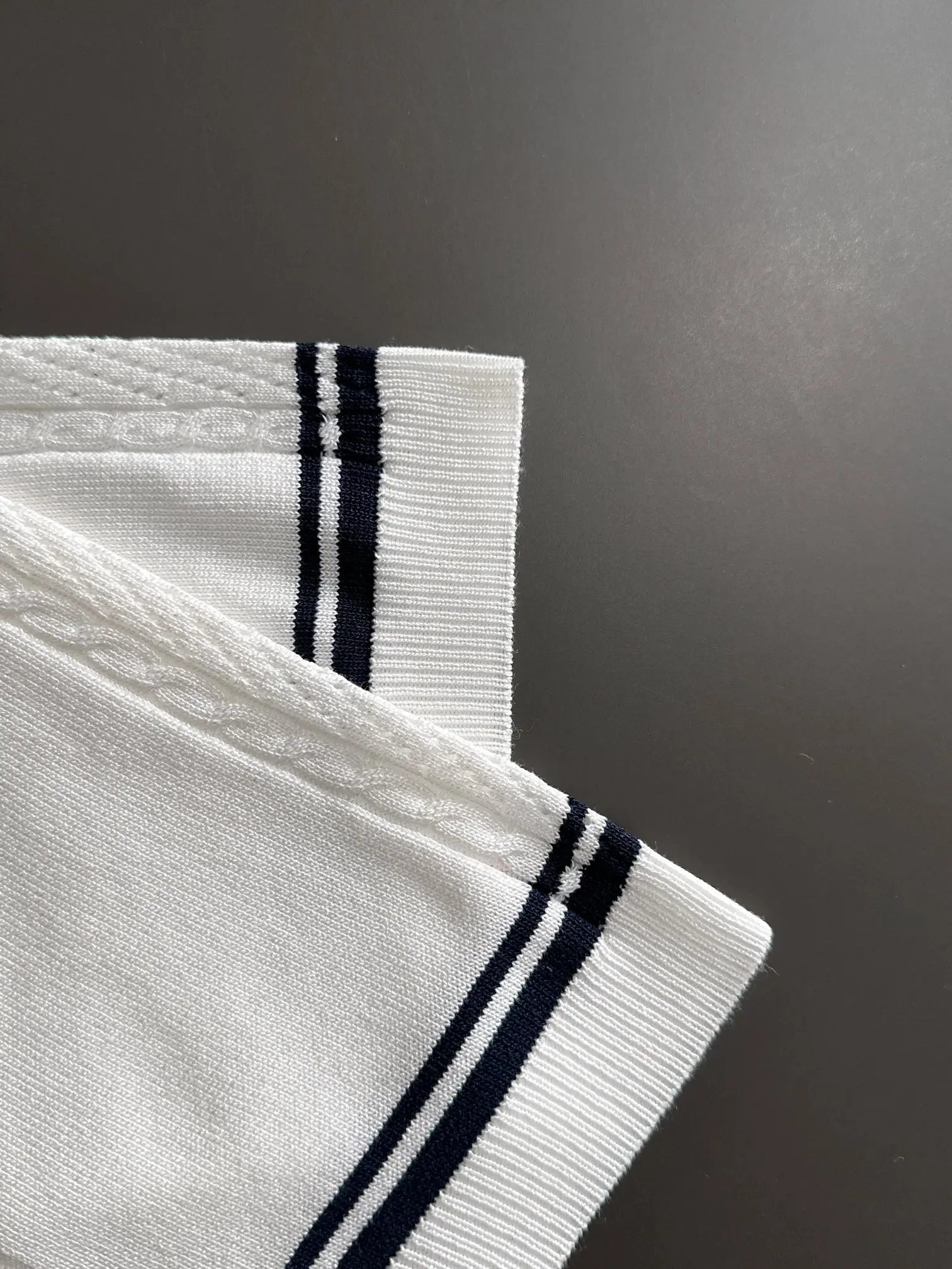 Contrast-Tip Half-Zip Knit Polo Shirt D20014811 — view 4