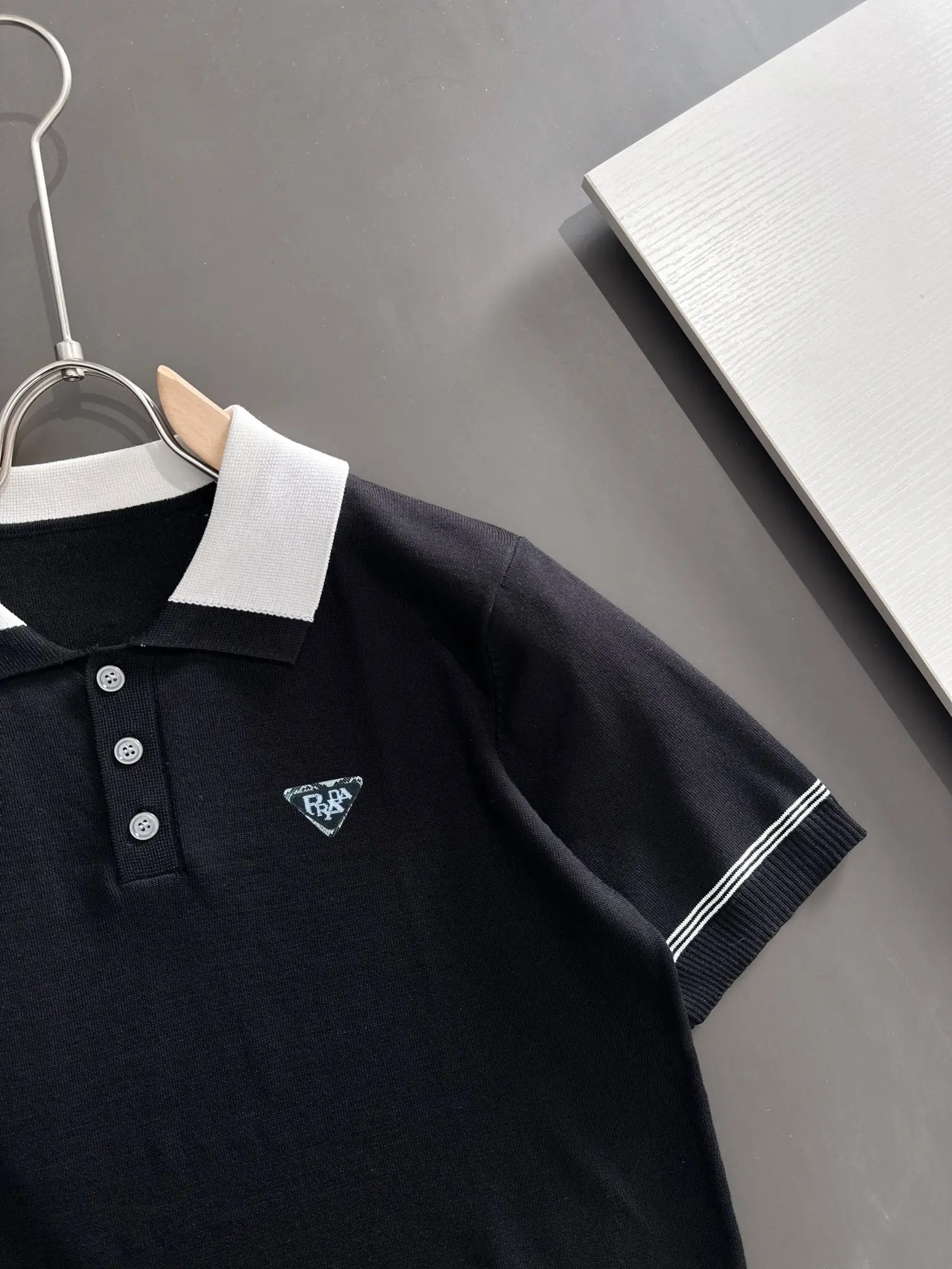 Contrast-Collar Silk-Blend Knit Polo Shirt D20014791 — view 2
