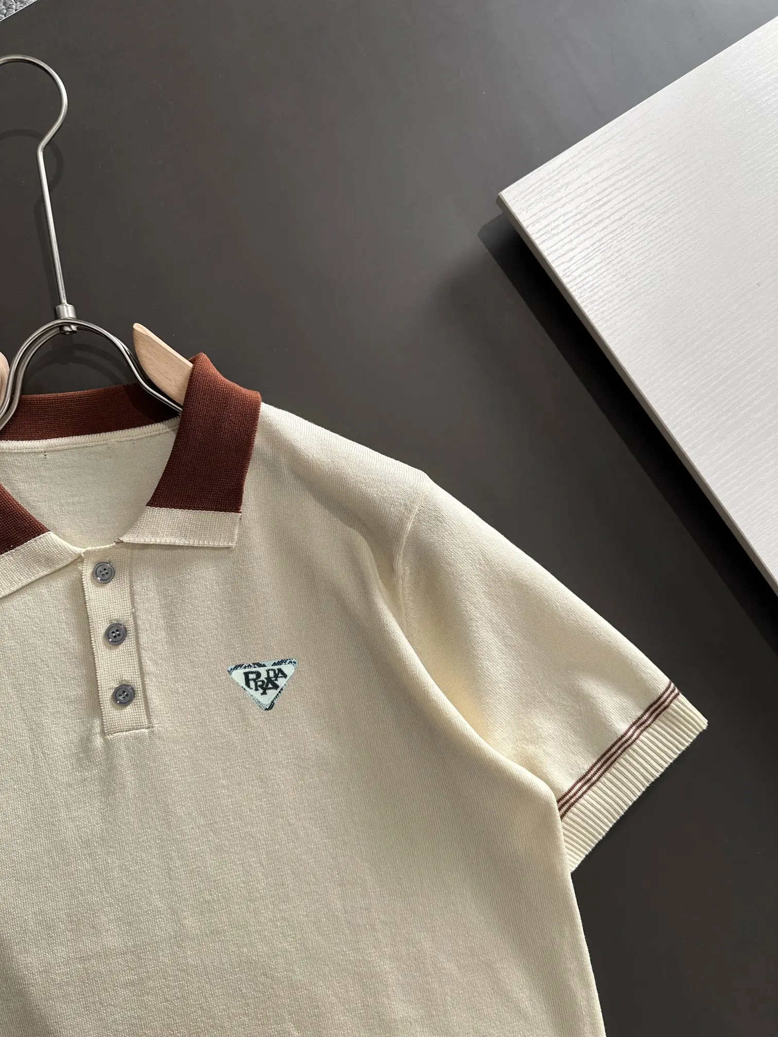 Contrast-Collar Silk-Blend Knit Polo Shirt D20014794 — view 2