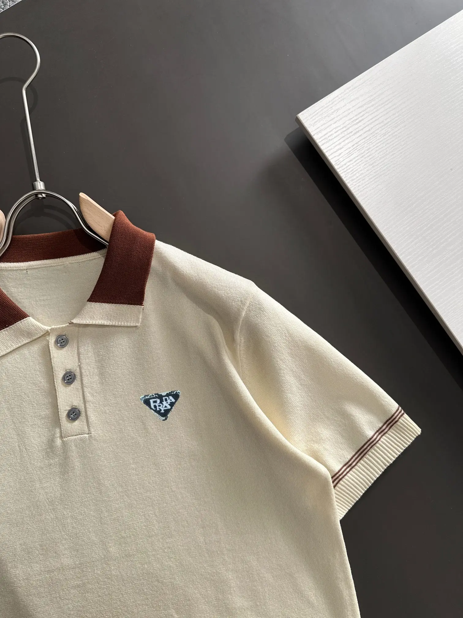 Contrast-Collar Silk-Blend Knit Polo Shirt D20014792 — view 2