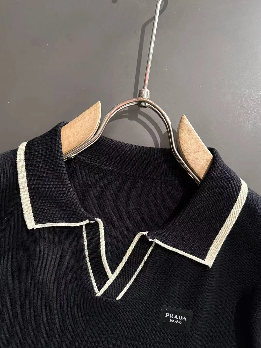 Prada Short Sleeve Top Minimalist D20014828 — view 3