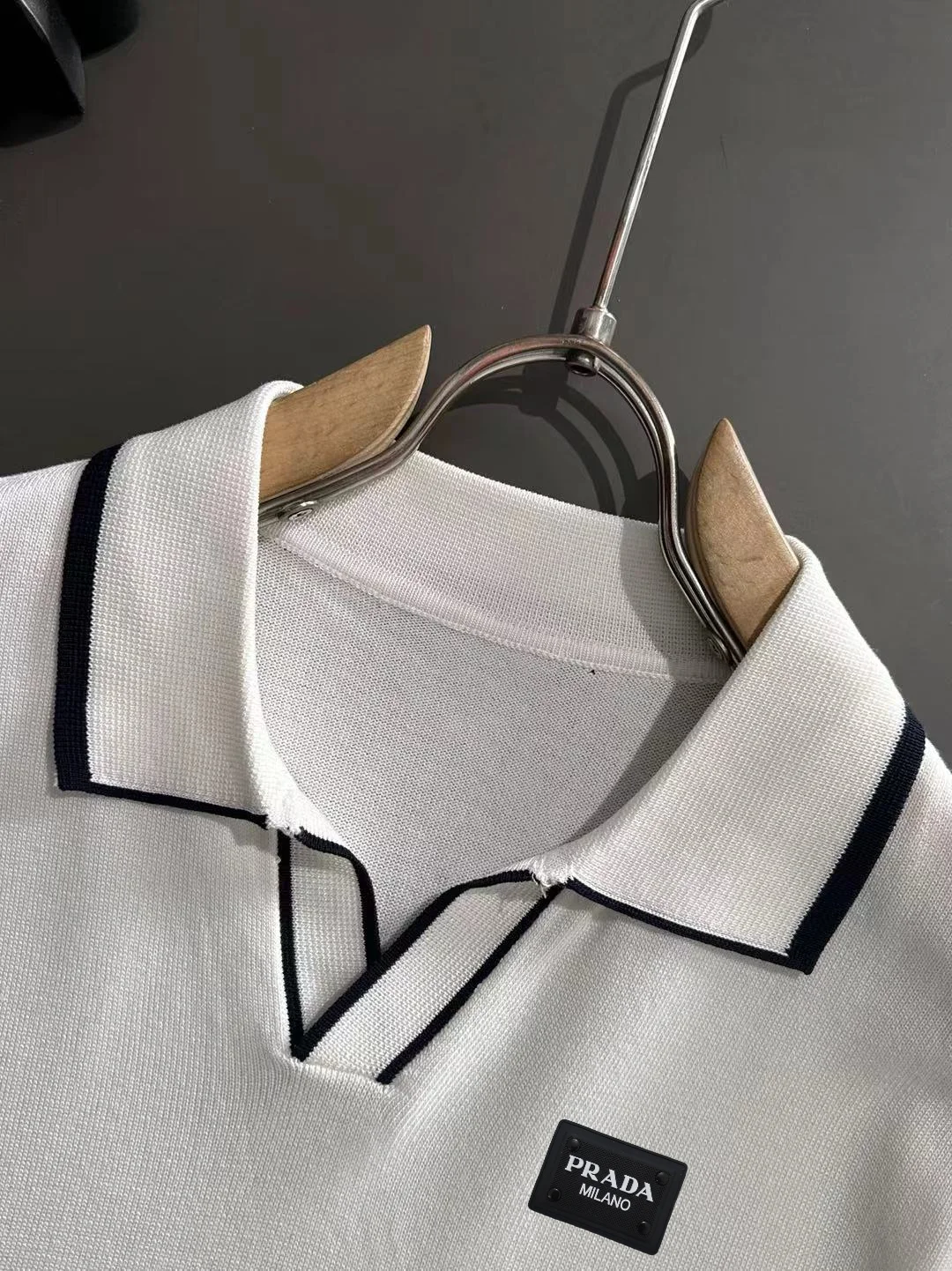 Contrast-Trim Knitted Polo Shirt D20014827 — view 3
