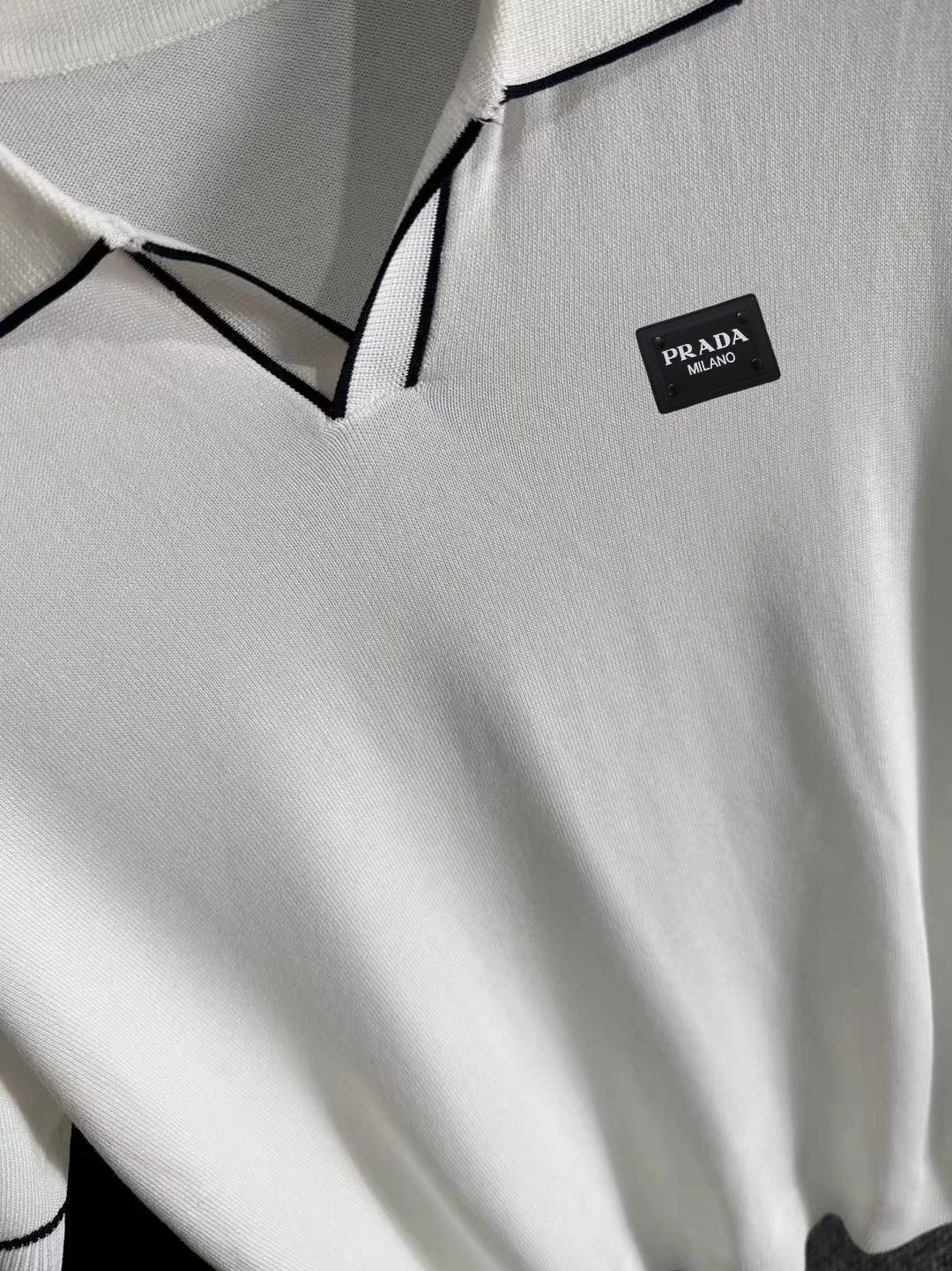 Contrast-Trim Knitted Polo Shirt D20014827 — view 7