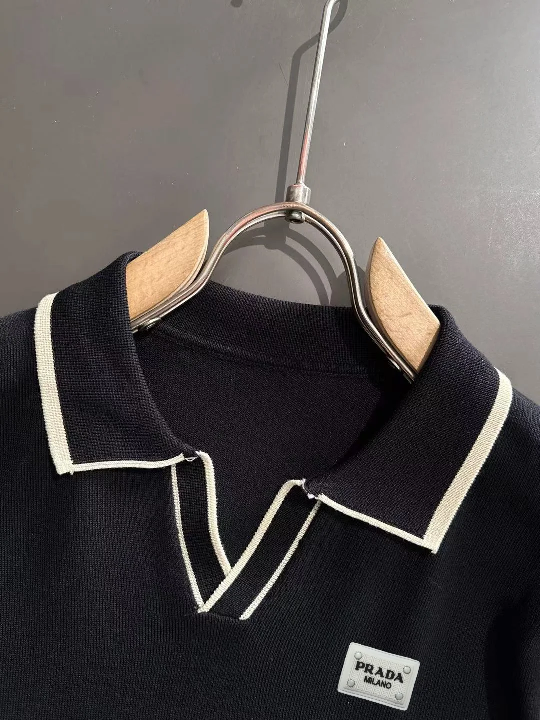 Contrast-Trim Knit Polo Shirt D20014830 — view 3