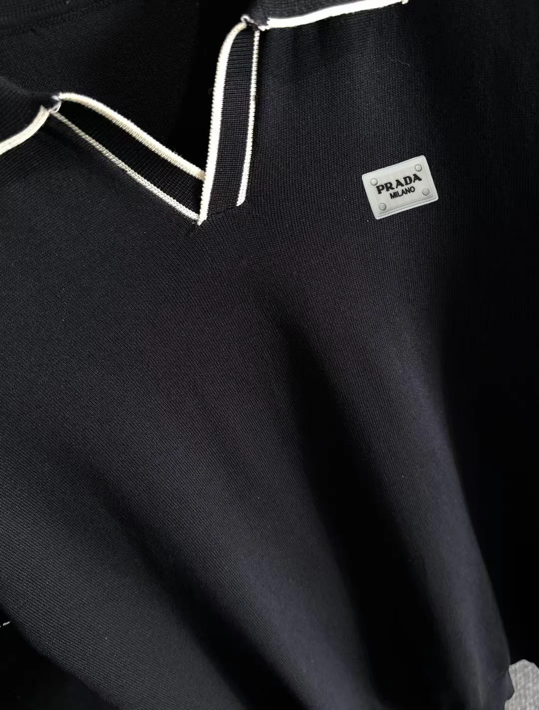 Contrast-Trim Knit Polo Shirt D20014830 — view 7