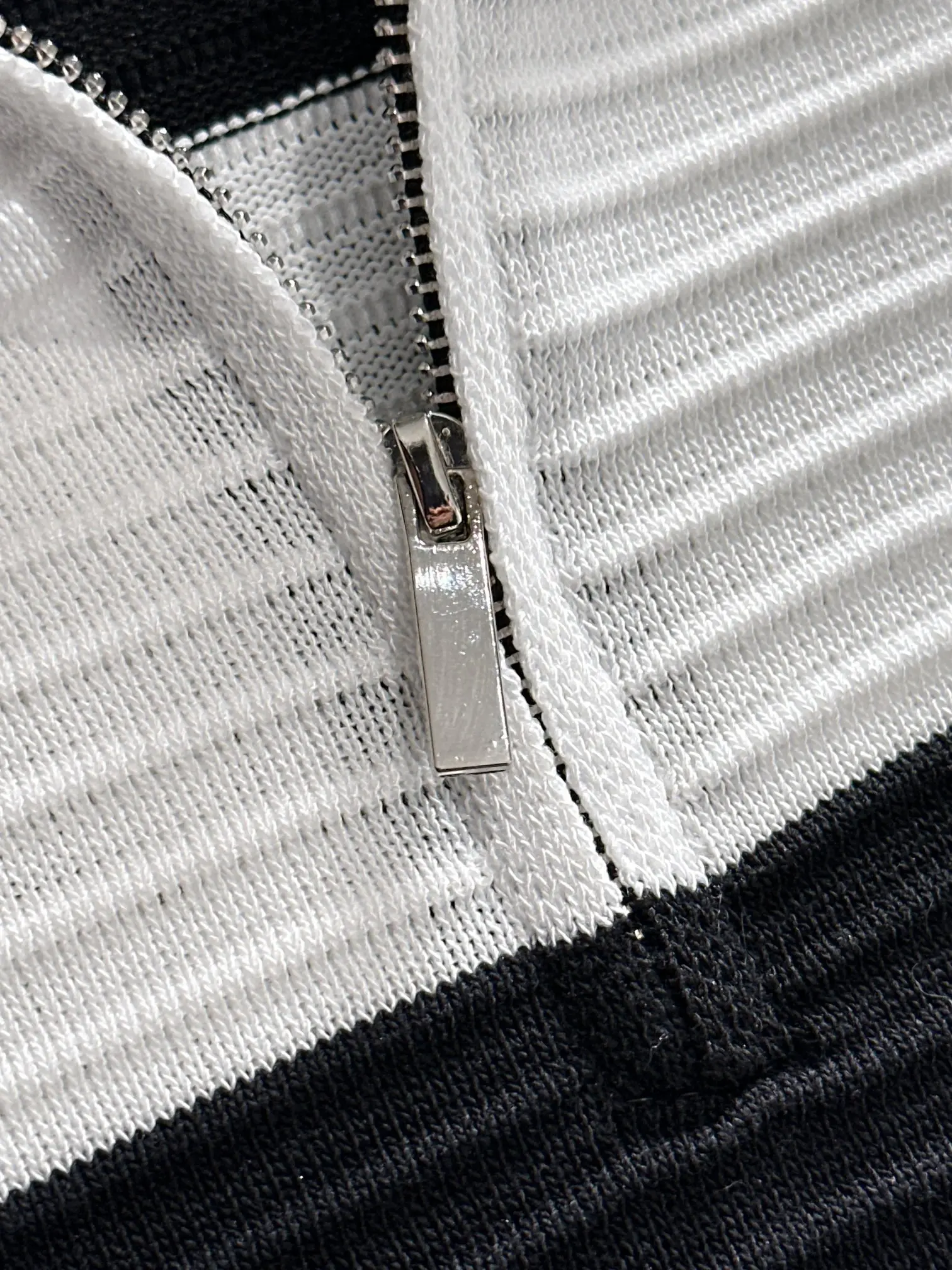 Striped Knit Half-Zip Polo Shirt D20014810 — view 4