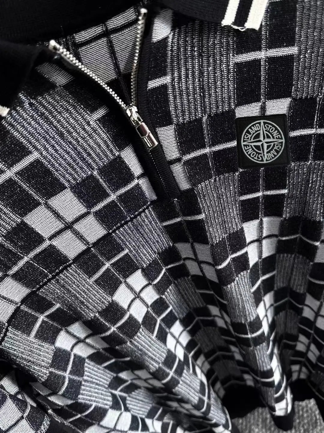 Checkered Knit Half-Zip Polo Shirt D20014783 — view 7
