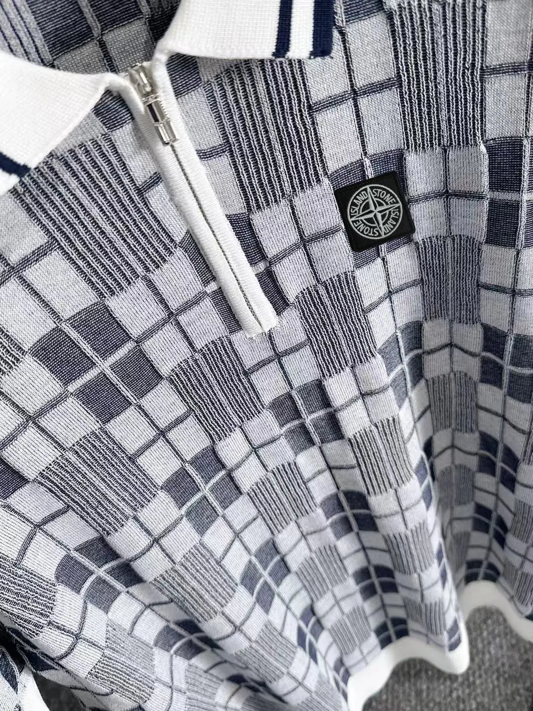 Checkered Jacquard Knit Half-Zip Polo Shirt D20014784 — view 7