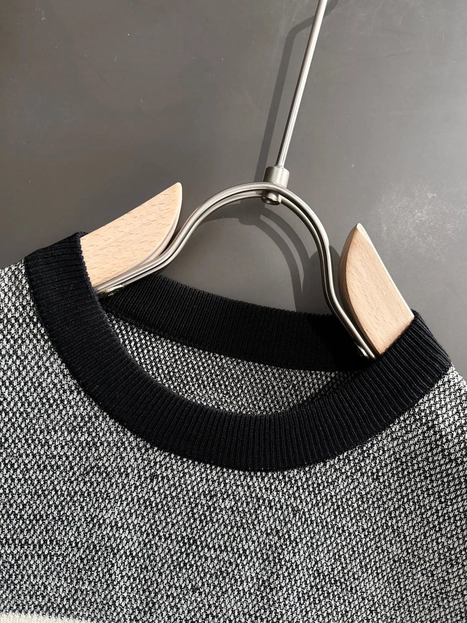 Striped Jacquard Knit T-Shirt D20014817 — view 3