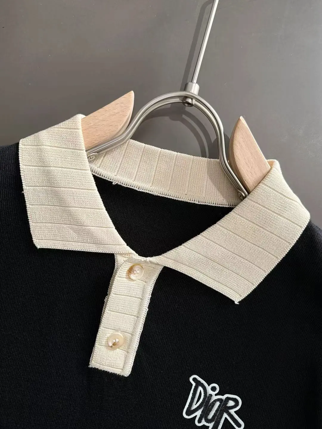 Contrast-Trim Knitted Polo Shirt D20014768 — view 3