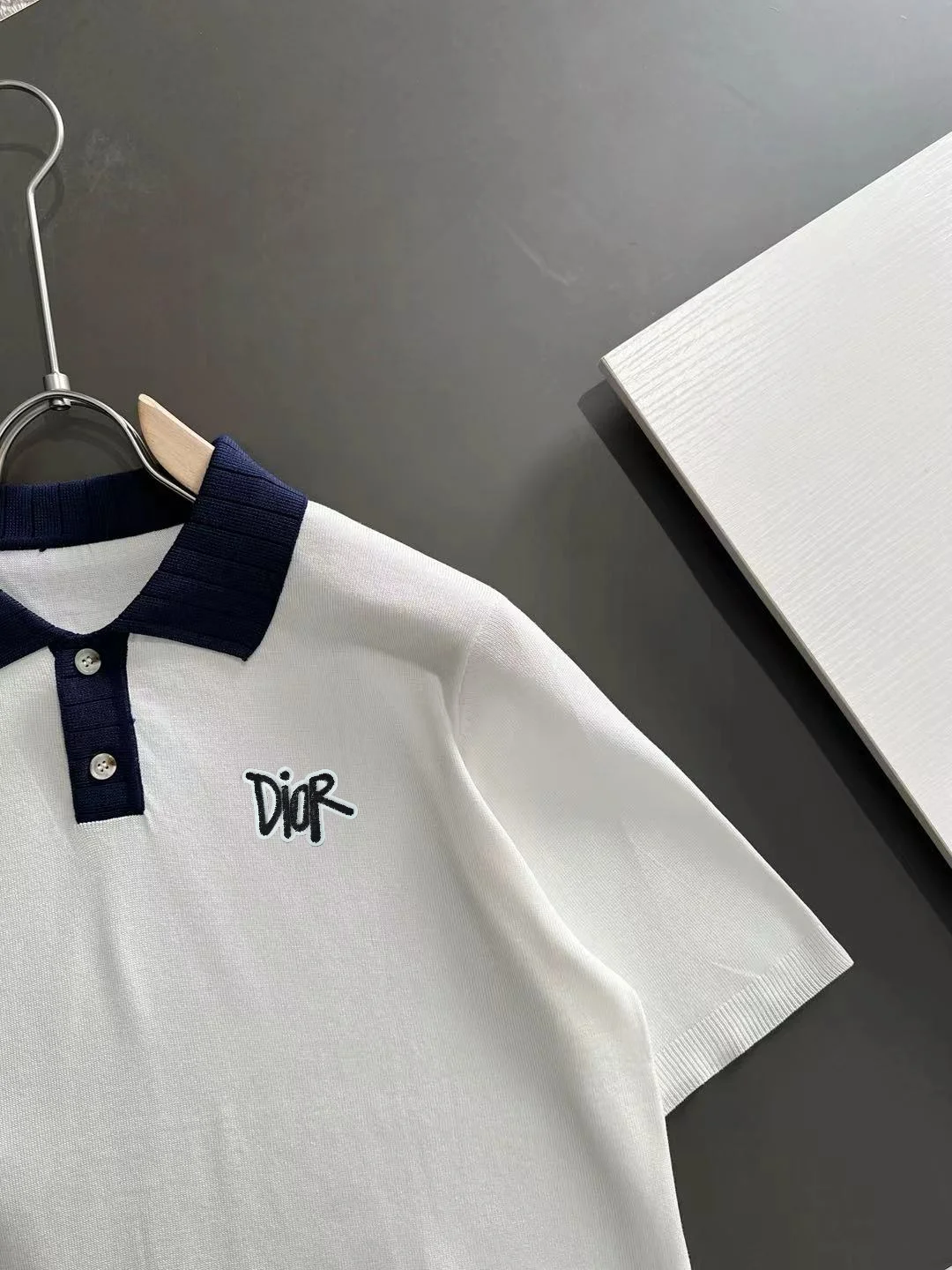 Contrast-Trim Knitted Polo Shirt D20014770 — view 2