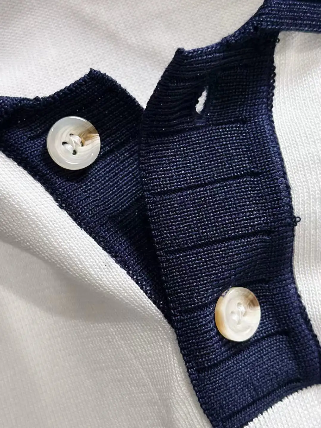 Contrast-Trim Knitted Polo Shirt D20014770 — view 6
