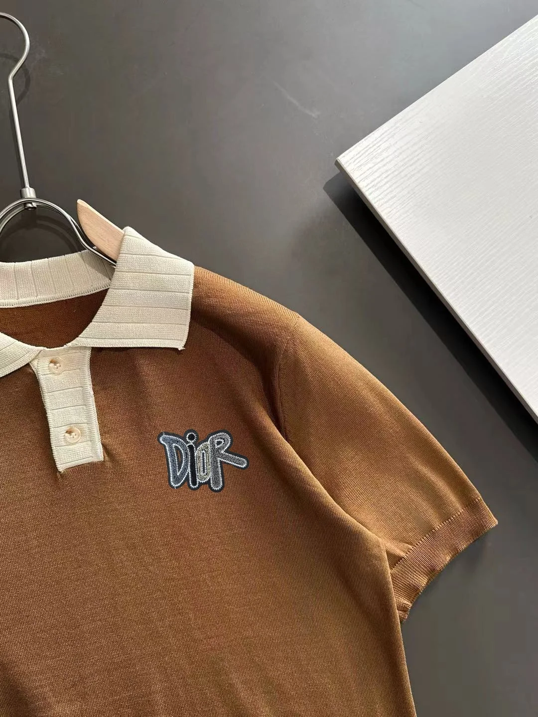 Contrast-Trim Knitted Polo Shirt D20014772 — view 2