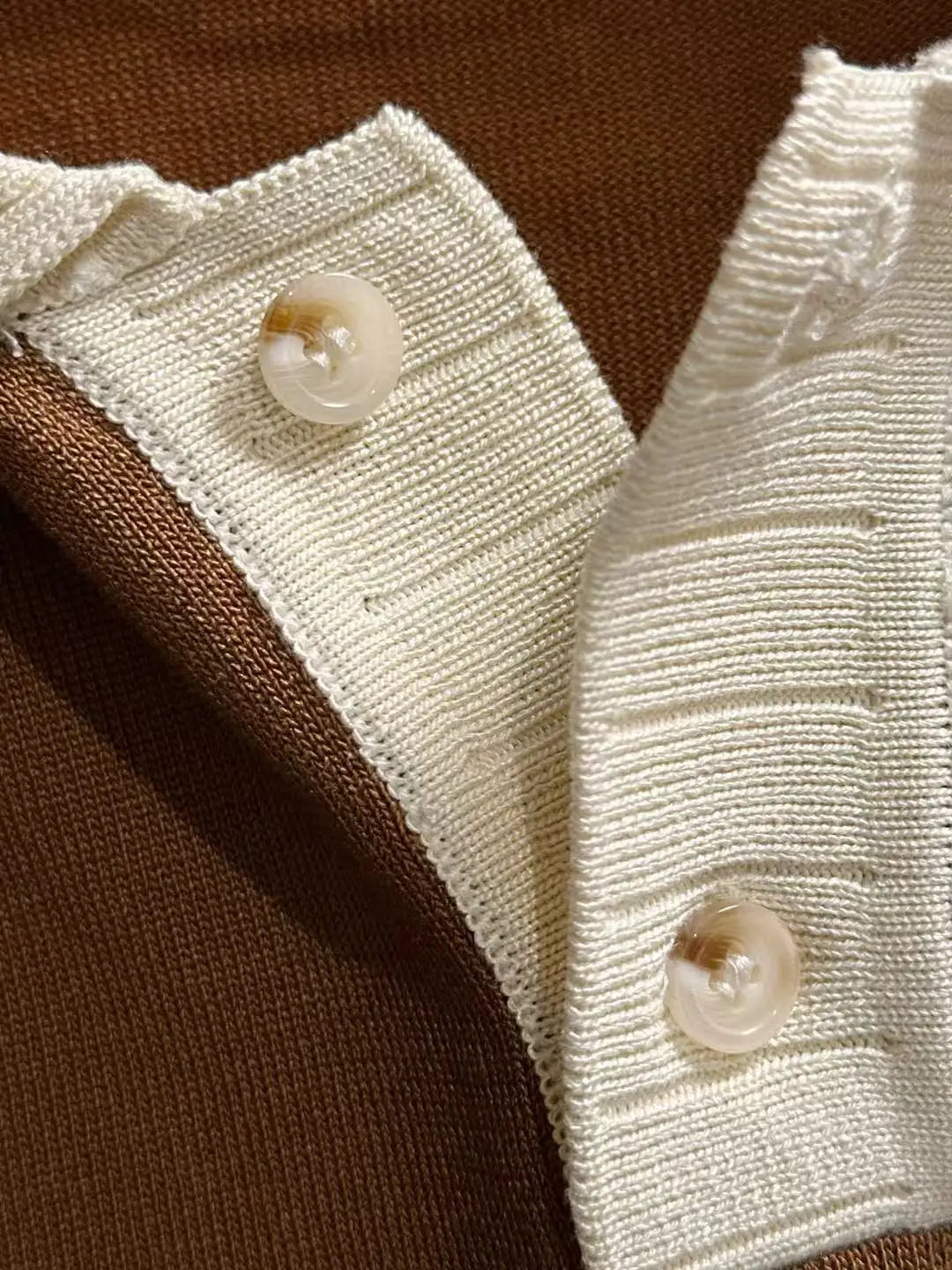 Contrast-Trim Knitted Polo Shirt D20014772 — view 5