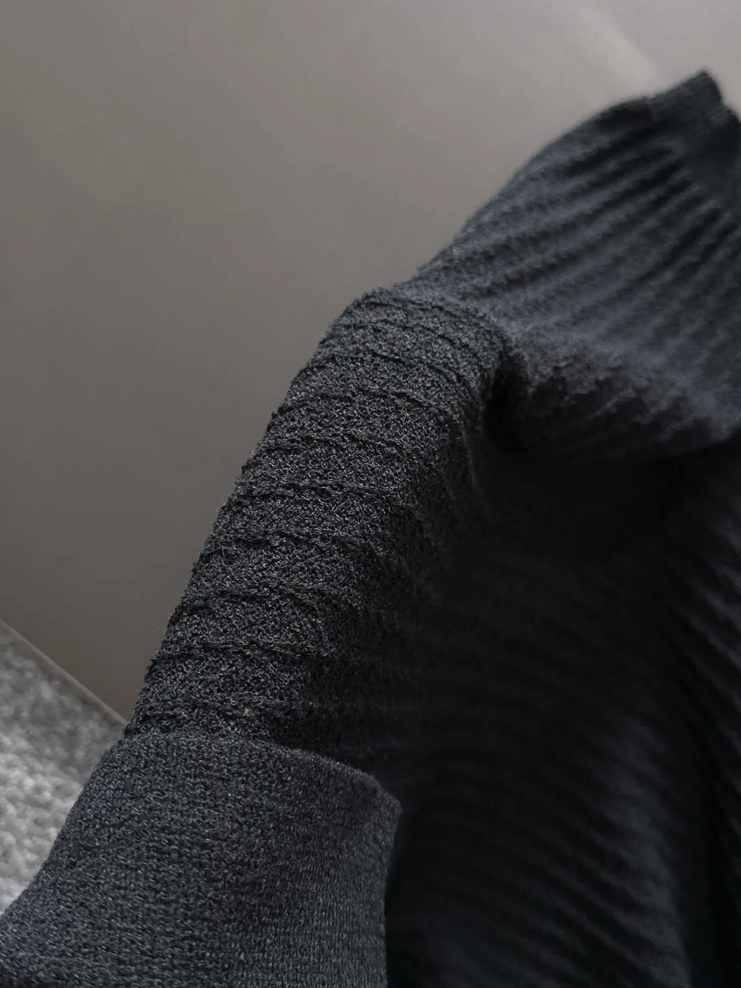 Textured Knit Short-Sleeve Polo Shirt D20014805 — view 4