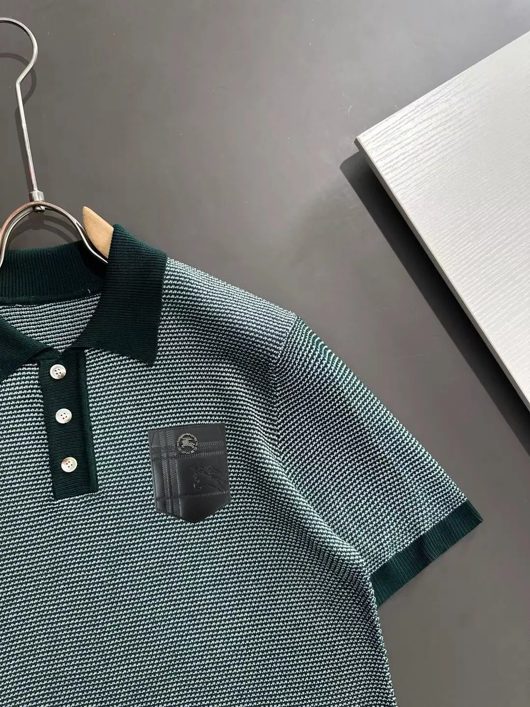 Contrast-Collar Textured Knit Polo Shirt D21013189 — view 2