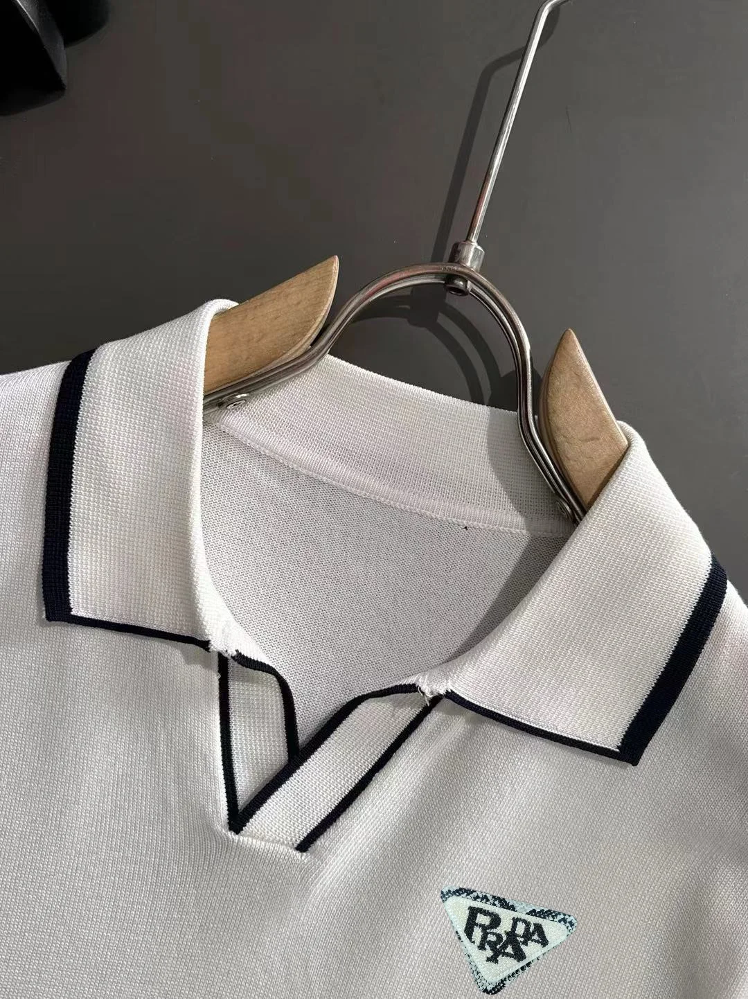 Contrast-Trim Knit Polo Shirt D21013170 — view 3