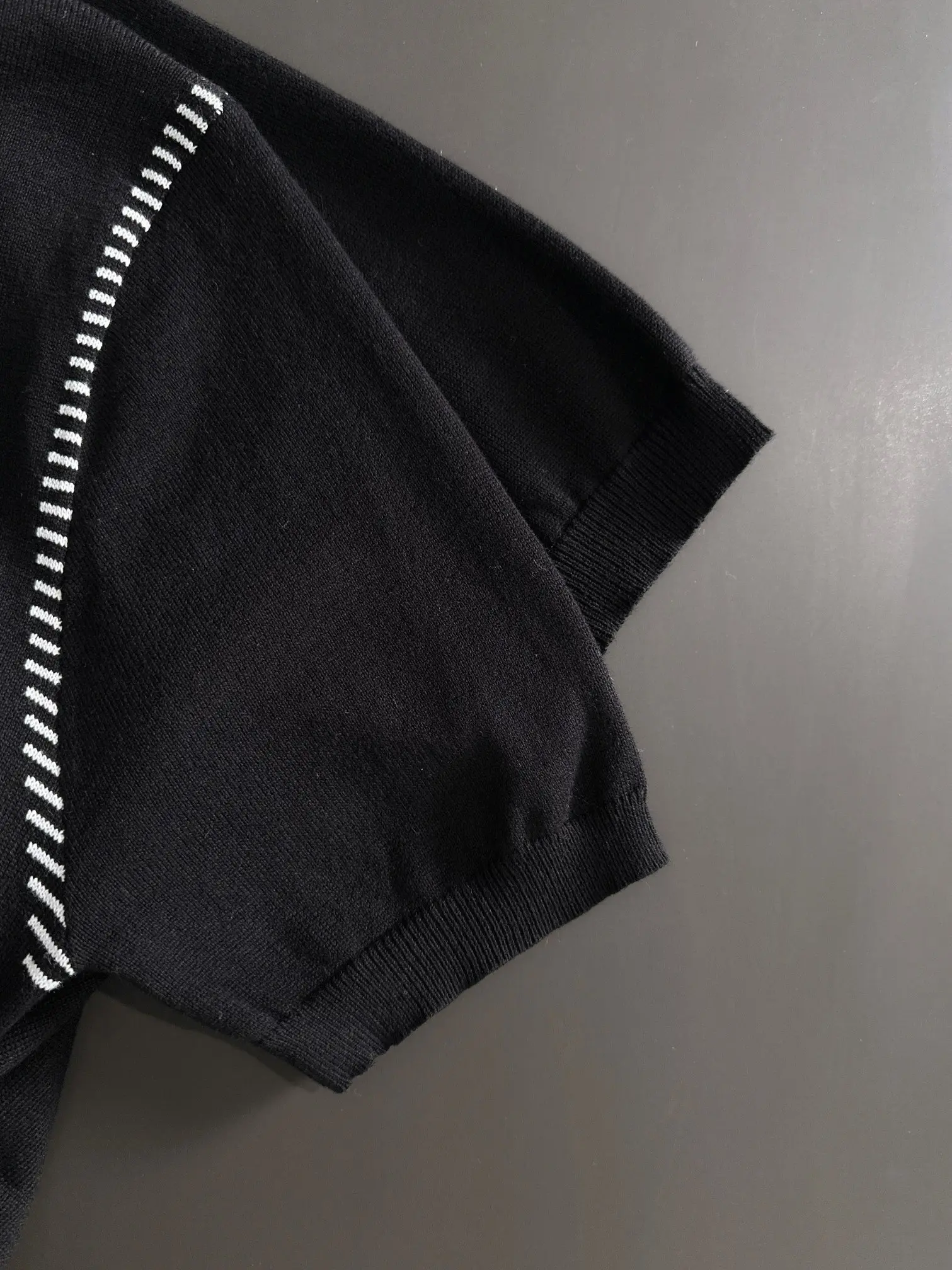 Contrast Stitch Knit Polo Shirt D21013171 — view 6