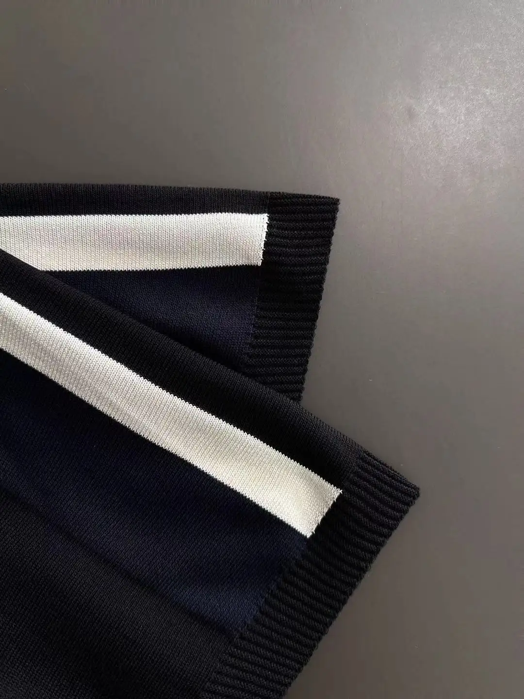 Striped Knit Half-Zip Polo Shirt D21013167 — view 5
