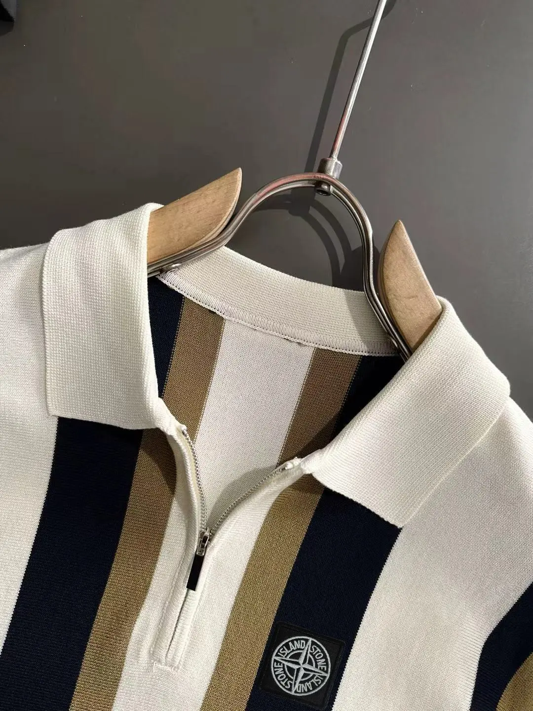 Striped Knit Half-Zip Polo Shirt D21013168 — view 3