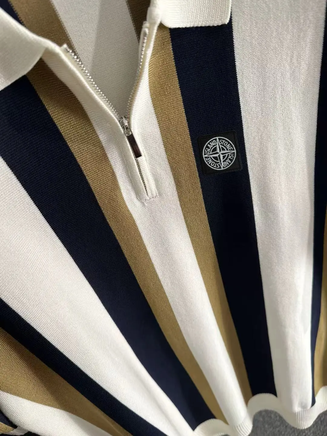 Striped Knit Half-Zip Polo Shirt D21013168 — view 7