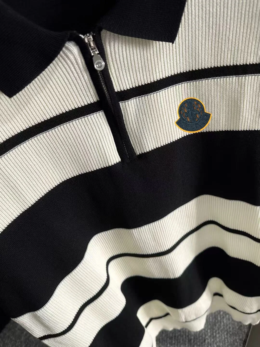 Striped Knit Half-Zip Polo Shirt D21013183 — view 7