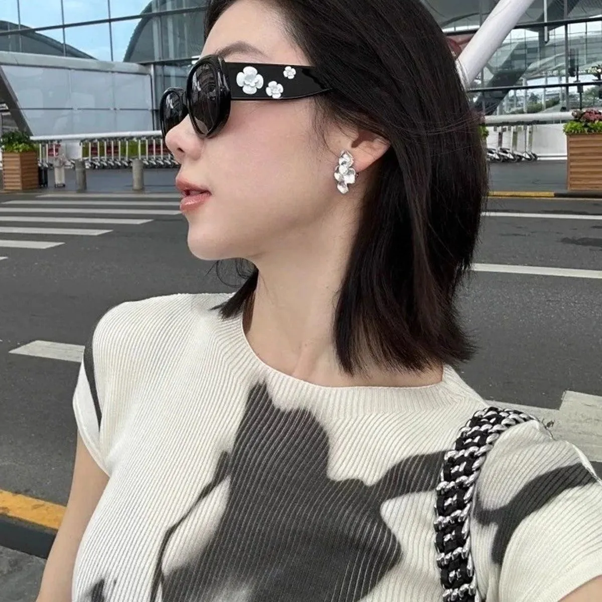 Chanel Camellia Embellished Sunglasses D20018581 — view 3