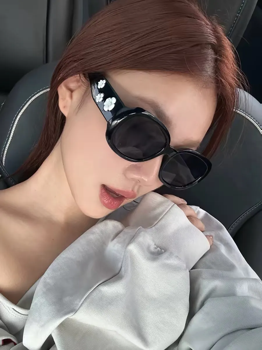 Chanel Camellia Embellished Sunglasses D20018581 — view 7