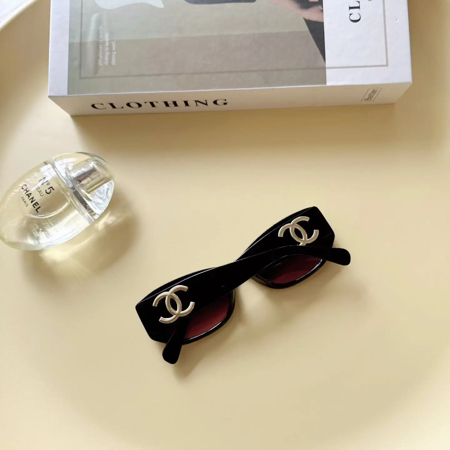 Chanel Square-Frame Sunglasses D20018520 — view 5