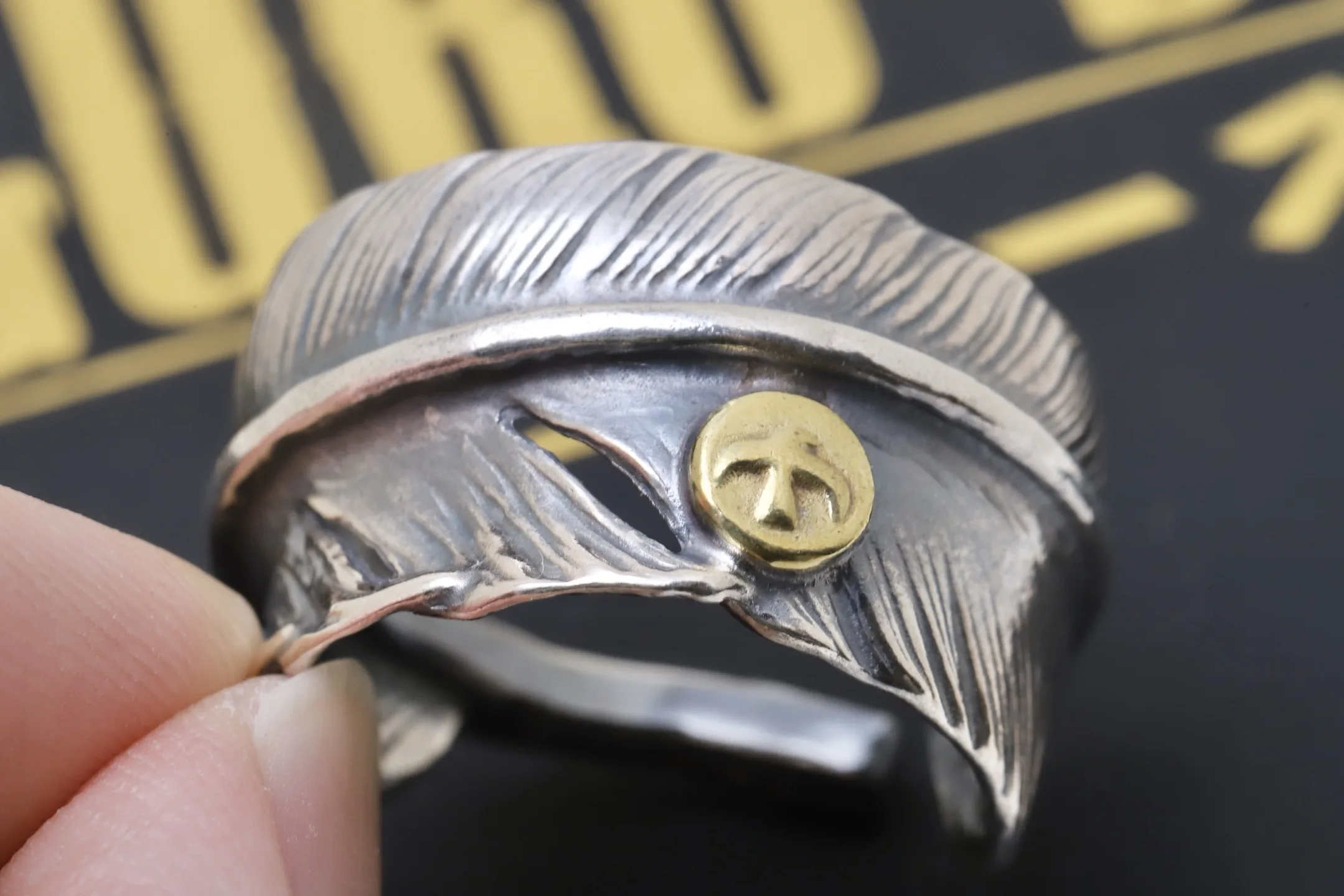 Goro's Feather Open Ring with Gold Emblem D19517442 — view 6