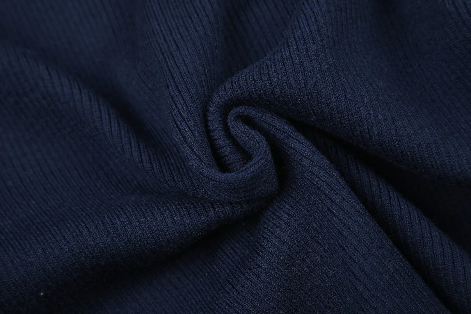 Slim-Fit Wool-Blend Polo Sweater D17021660 — view 10