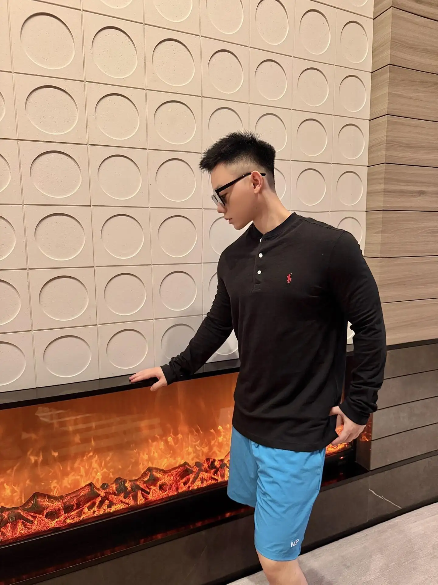 Long-Sleeved Cotton Henley Polo Shirt D17021424 — view 23