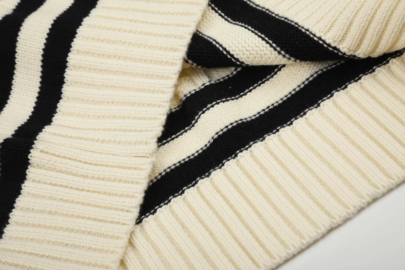 Striped V-Neck Cable-Knit Sweater D17521655 — view 6