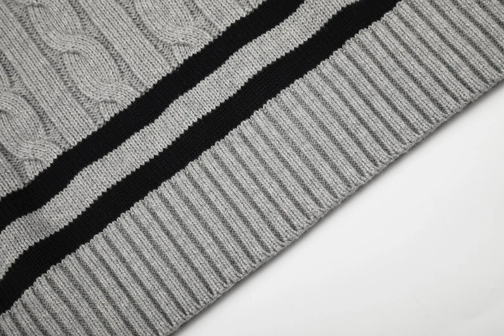 Striped V-Neck Cable-Knit Sweater D17521654 — view 5