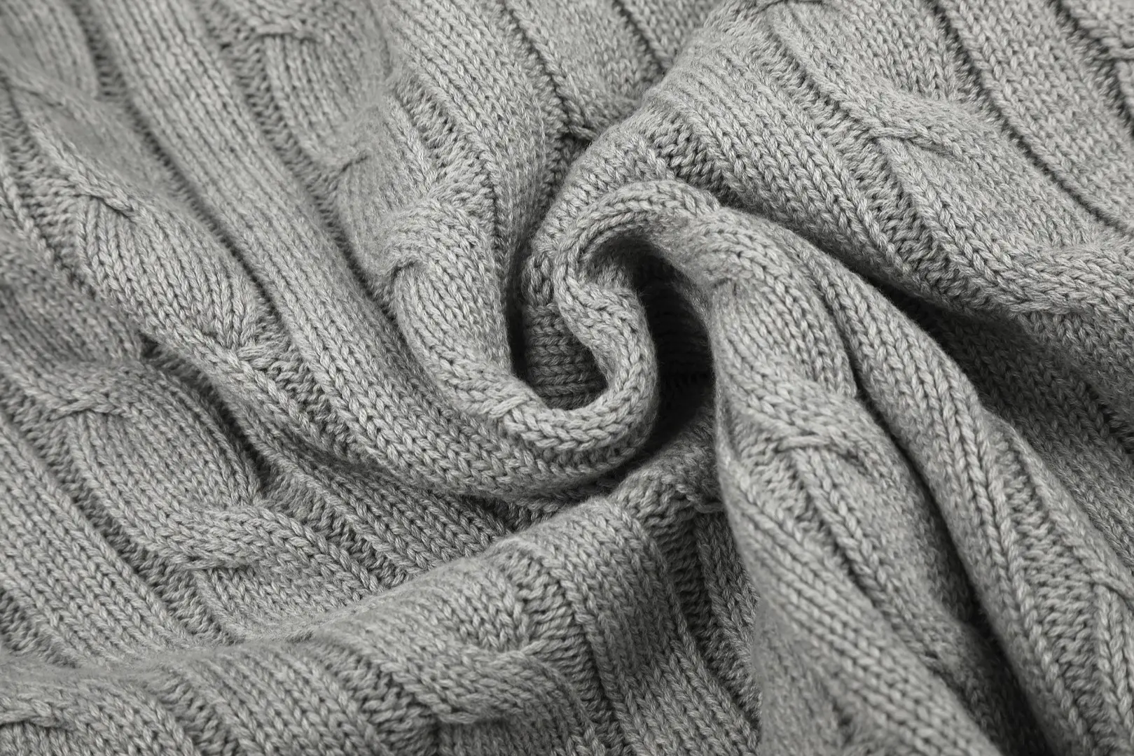 Striped V-Neck Cable-Knit Sweater D17521654 — view 8